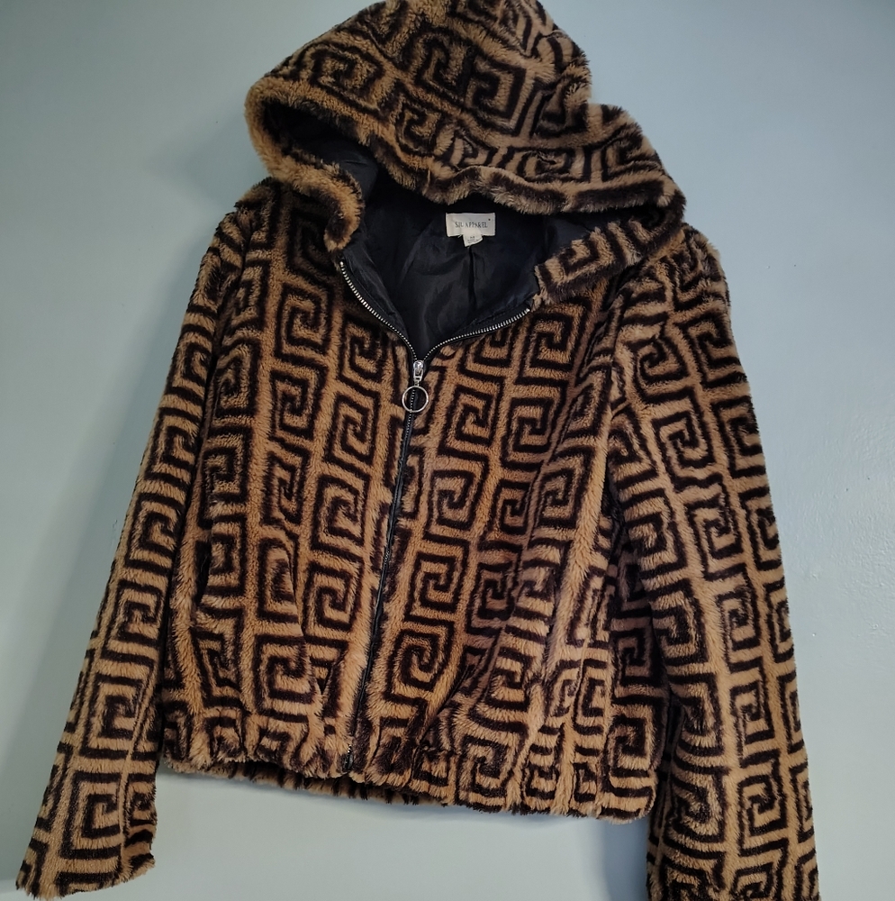 Stylish Brown Patterned Teddy Jacket - image 2